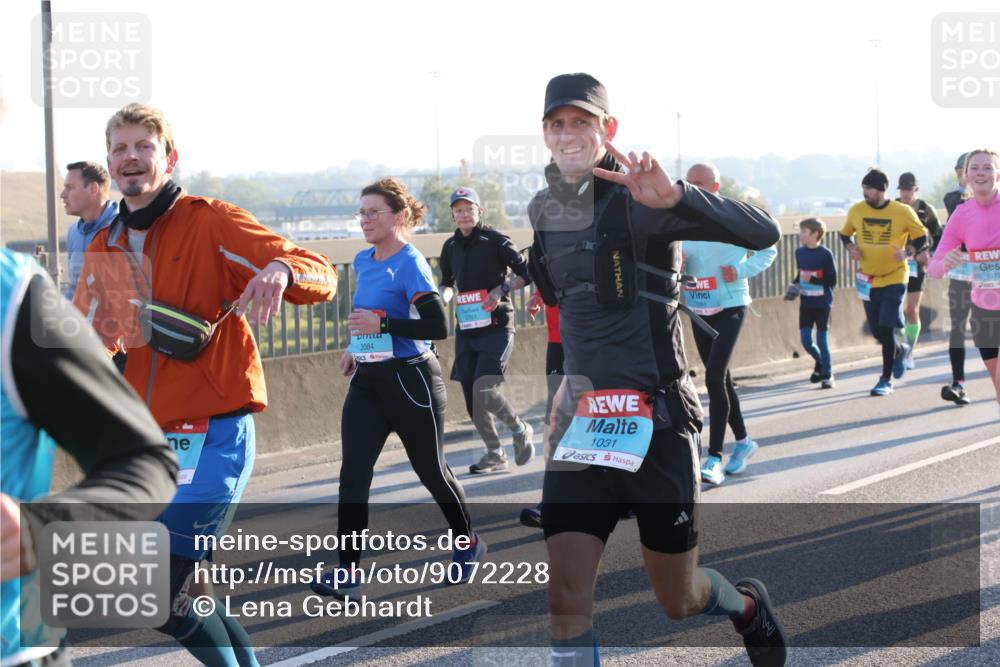 03.10.2025 - Köhlbrandbrückenlauf Lena Gebhardt http://msf.ph/oto/9072228 03.10.2025 09:24:48 Position 1 3084, 3761, 1031, 1977, 1 meine-sportfotos.de