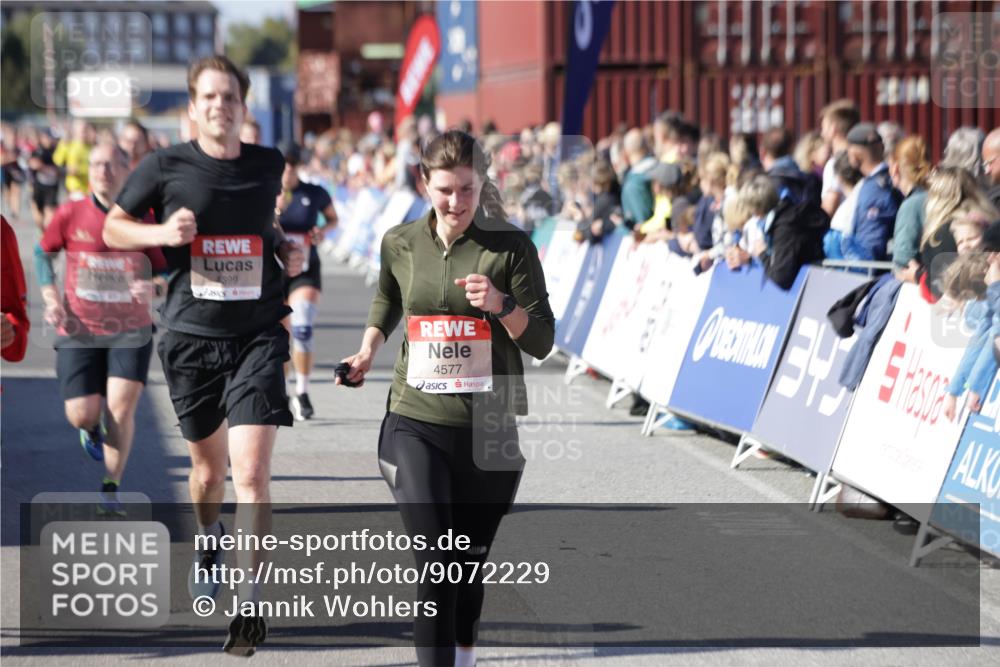 03.10.2025 - Köhlbrandbrückenlauf Jannik Wohlers http://msf.ph/oto/9072229 03.10.2025 13:15:36 Ziel 4031, 4210, 4267, 4399, 4421, 4577, 4604, 4678, 4704, 4797, 4803, 4871, 4958, 4962, 5309, 5768, 5942, 6019, 6535, 6772 meine-sportfotos.de