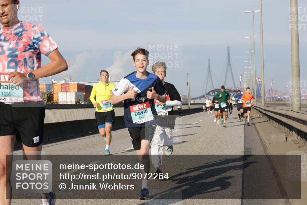 03.10.2025 - Köhlbrandbrückenlauf Jannik Wohlers http://msf.ph/oto/9072264 03.10.2025 09:50:01 Position 3 1039, 3196, 1473 meine-sportfotos.de