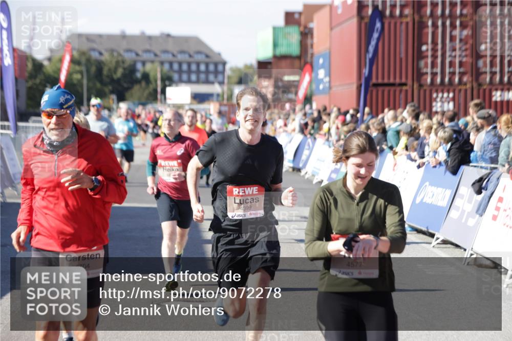 03.10.2025 - Köhlbrandbrückenlauf Jannik Wohlers http://msf.ph/oto/9072278 03.10.2025 13:15:37 Ziel 4210, 4267, 4399, 4421, 4577, 4604, 4678, 4704, 4797, 4803, 4871, 4958, 4962, 5309, 5768, 5942, 6019, 6112, 6772 meine-sportfotos.de