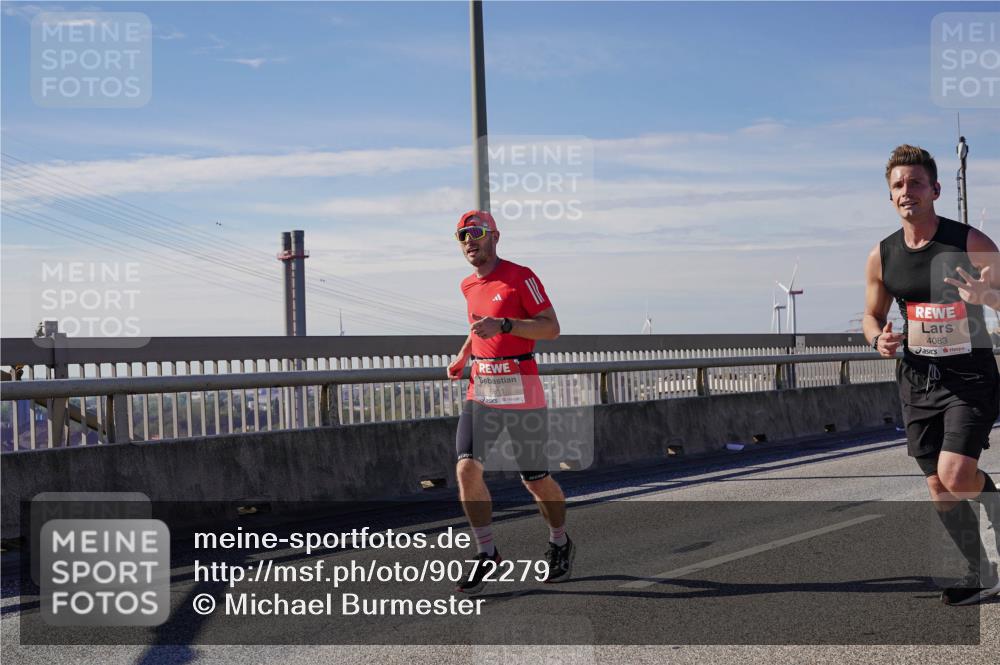 03.10.2025 - Köhlbrandbrückenlauf Michael Burmester http://msf.ph/oto/9072279 03.10.2025 12:37:22 Position 2 4083 meine-sportfotos.de