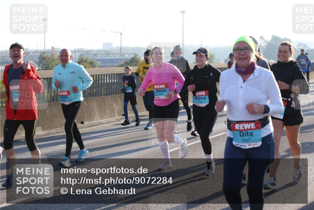 03.10.2025 - Köhlbrandbrückenlauf Lena Gebhardt http://msf.ph/oto/9072284 03.10.2025 09:24:48 Position 1 1977, 2114, 1976, 1847, 45, 630 meine-sportfotos.de