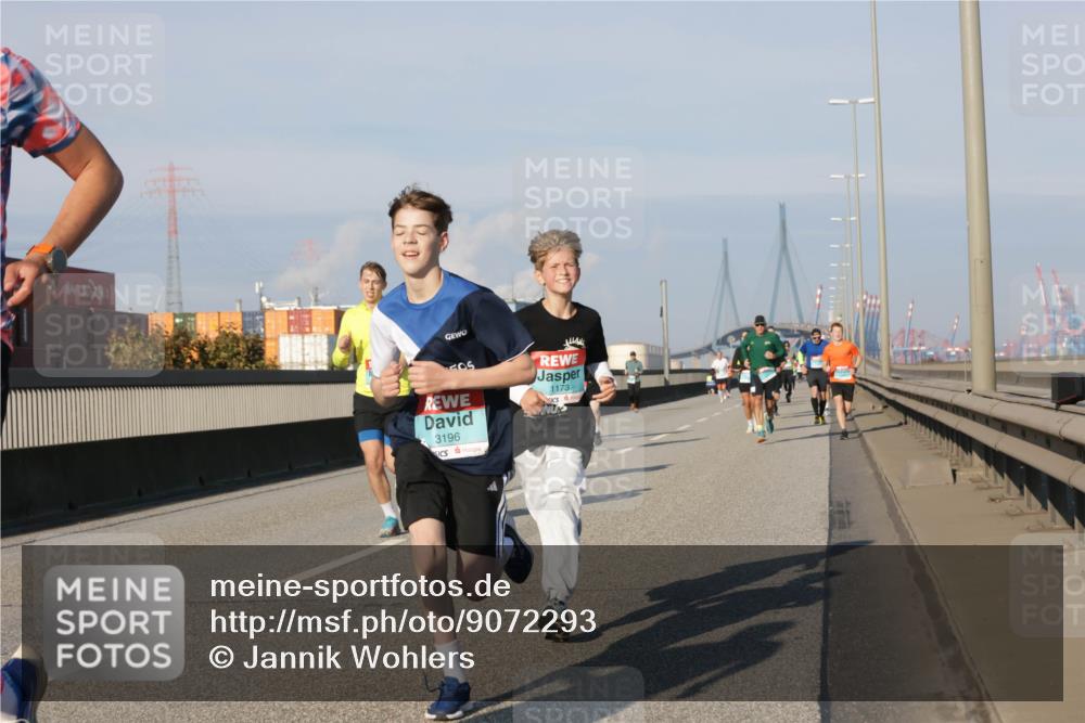 03.10.2025 - Köhlbrandbrückenlauf Jannik Wohlers http://msf.ph/oto/9072293 03.10.2025 09:50:02 Position 3 105, 3196, 1173 meine-sportfotos.de