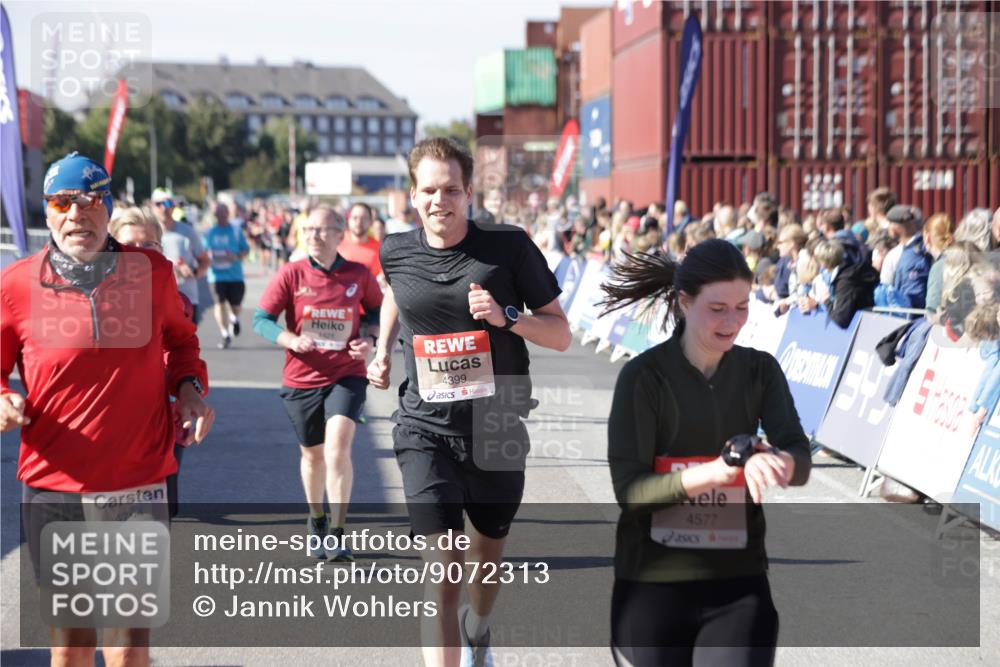 03.10.2025 - Köhlbrandbrückenlauf Jannik Wohlers http://msf.ph/oto/9072313 03.10.2025 13:15:37 Ziel 4210, 4267, 4399, 4421, 4577, 4604, 4678, 4704, 4797, 4803, 4871, 4958, 4962, 5309, 5768, 5942, 6019, 6112, 6772 meine-sportfotos.de