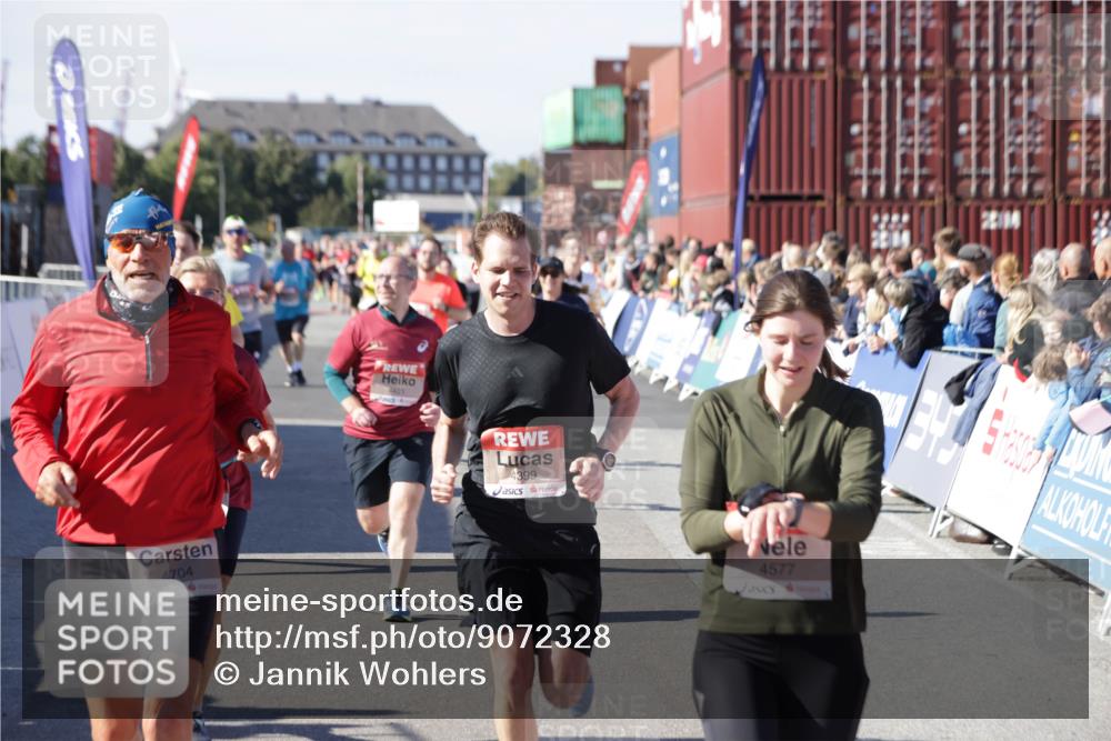 03.10.2025 - Köhlbrandbrückenlauf Jannik Wohlers http://msf.ph/oto/9072328 03.10.2025 13:15:37 Ziel 4210, 4267, 4399, 4421, 4577, 4604, 4678, 4704, 4797, 4803, 4871, 4958, 4962, 5309, 5768, 5942, 6019, 6112, 6772 meine-sportfotos.de