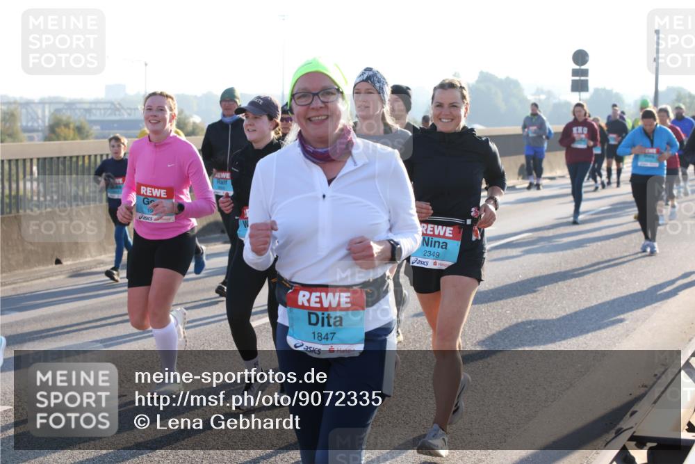 03.10.2025 - Köhlbrandbrückenlauf Lena Gebhardt http://msf.ph/oto/9072335 03.10.2025 09:24:49 Position 1 1847, 2349 meine-sportfotos.de