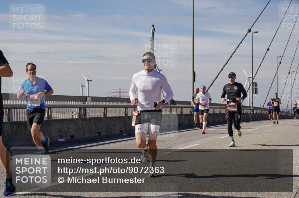 03.10.2025 - Köhlbrandbrückenlauf Michael Burmester http://msf.ph/oto/9072363 03.10.2025 12:37:29 Position 2 5091 meine-sportfotos.de