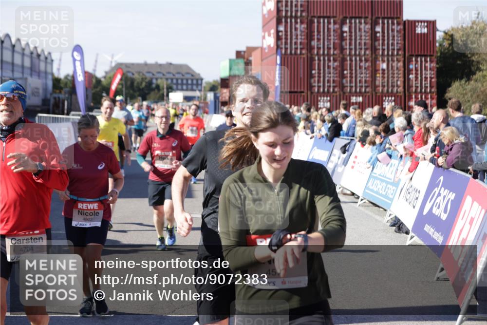 03.10.2025 - Köhlbrandbrückenlauf Jannik Wohlers http://msf.ph/oto/9072383 03.10.2025 13:15:38 Ziel 4210, 4267, 4399, 4421, 4577, 4604, 4678, 4704, 4797, 4803, 4871, 4958, 4962, 5309, 5768, 5942, 6019, 6112, 6772 meine-sportfotos.de