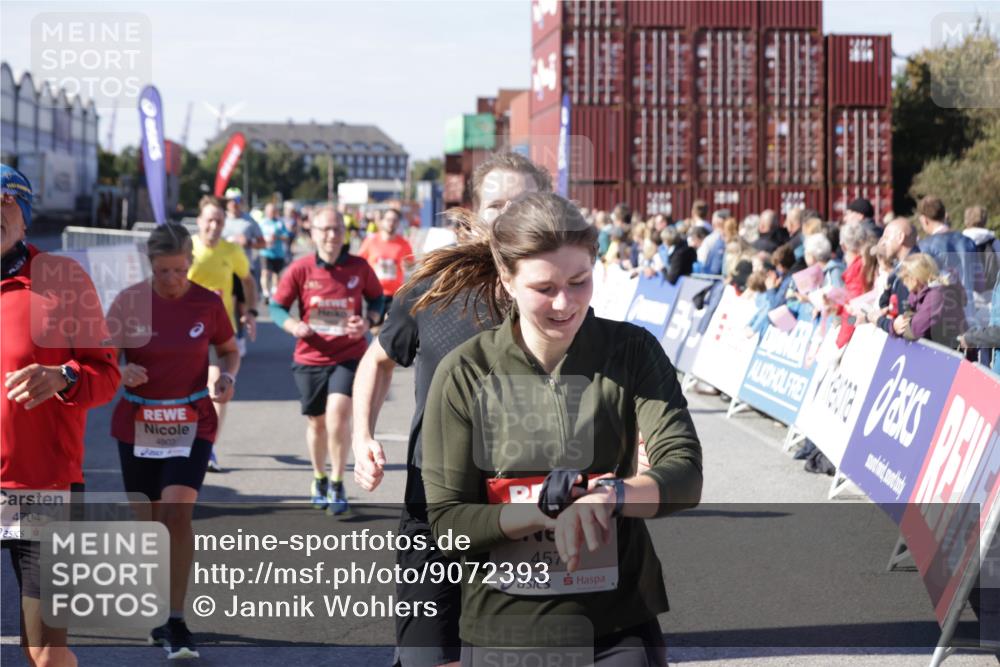 03.10.2025 - Köhlbrandbrückenlauf Jannik Wohlers http://msf.ph/oto/9072393 03.10.2025 13:15:38 Ziel 4210, 4267, 4399, 4421, 4577, 4604, 4678, 4704, 4797, 4803, 4871, 4958, 4962, 5309, 5768, 5942, 6019, 6112, 6772 meine-sportfotos.de