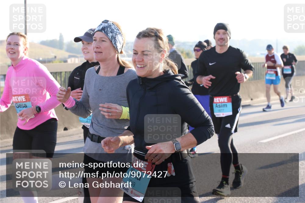 03.10.2025 - Köhlbrandbrückenlauf Lena Gebhardt http://msf.ph/oto/9072427 03.10.2025 09:24:50 Position 1 2349, 1877 meine-sportfotos.de