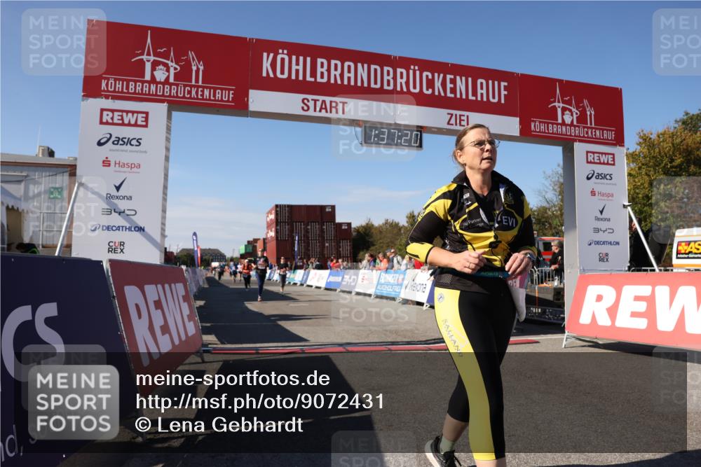 03.10.2025 - Köhlbrandbrückenlauf Lena Gebhardt http://msf.ph/oto/9072431 03.10.2025 13:37:20 Ziel 5143, 5190, 5241, 5262, 5303, 5466, 5554, 5576, 6000, 6521 meine-sportfotos.de
