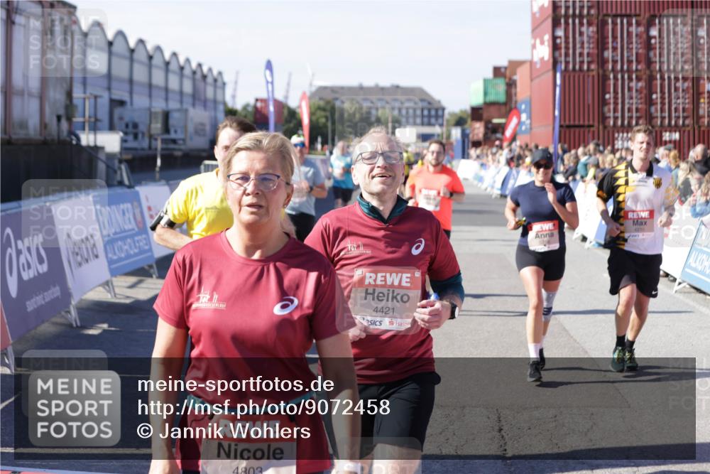 03.10.2025 - Köhlbrandbrückenlauf Jannik Wohlers http://msf.ph/oto/9072458 03.10.2025 13:15:41 Ziel 4210, 4399, 4421, 4577, 4604, 4678, 4704, 4797, 4803, 4871, 4885, 4958, 5768, 5800, 5801, 5942, 6019, 6112 meine-sportfotos.de