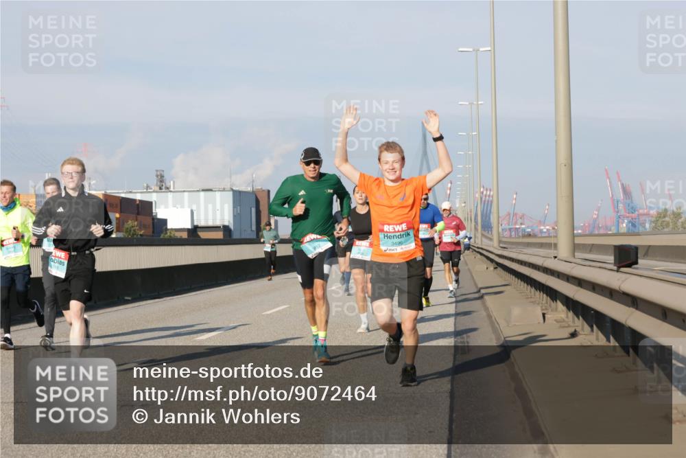03.10.2025 - Köhlbrandbrückenlauf Jannik Wohlers http://msf.ph/oto/9072464 03.10.2025 09:50:07 Position 3 516, 3496 meine-sportfotos.de