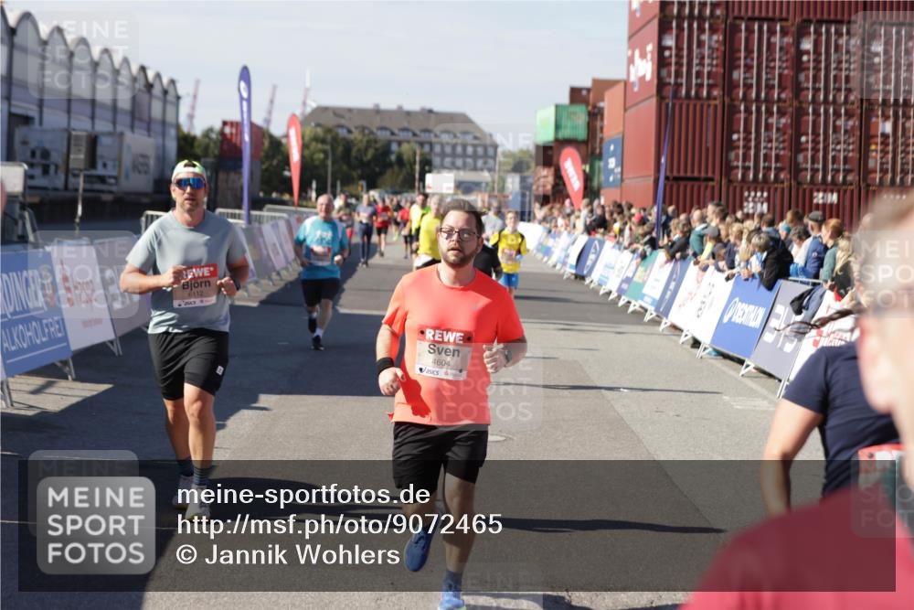 03.10.2025 - Köhlbrandbrückenlauf Jannik Wohlers http://msf.ph/oto/9072465 03.10.2025 13:15:42 Ziel 4210, 4399, 4421, 4577, 4604, 4678, 4704, 4797, 4803, 4871, 4885, 4958, 5768, 5800, 5801, 5942, 6112, 6536 meine-sportfotos.de