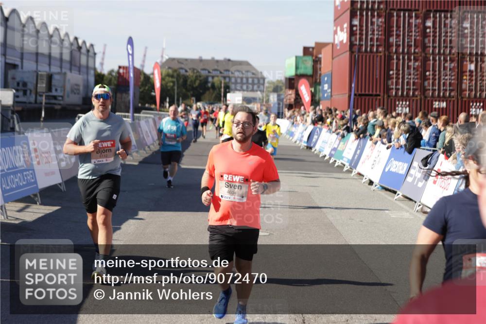 03.10.2025 - Köhlbrandbrückenlauf Jannik Wohlers http://msf.ph/oto/9072470 03.10.2025 13:15:42 Ziel 4210, 4399, 4421, 4577, 4604, 4678, 4704, 4797, 4803, 4871, 4885, 4958, 5768, 5800, 5801, 5942, 6112, 6536 meine-sportfotos.de