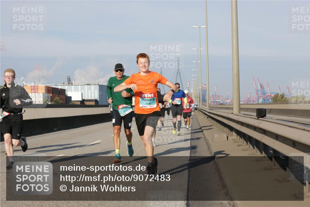 03.10.2025 - Köhlbrandbrückenlauf Jannik Wohlers http://msf.ph/oto/9072483 03.10.2025 09:50:08 Position 3 3812, 3496 meine-sportfotos.de