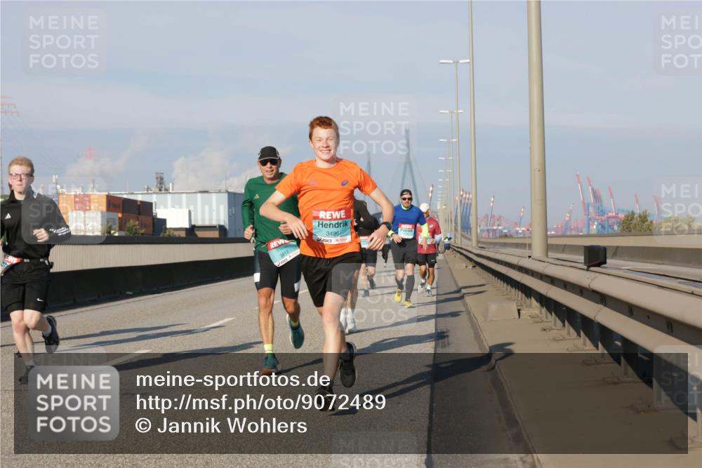 03.10.2025 - Köhlbrandbrückenlauf Jannik Wohlers http://msf.ph/oto/9072489 03.10.2025 09:50:08 Position 3 3812, 3496 meine-sportfotos.de