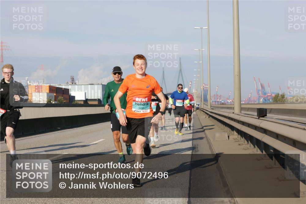03.10.2025 - Köhlbrandbrückenlauf Jannik Wohlers http://msf.ph/oto/9072496 03.10.2025 09:50:08 Position 3 3496 meine-sportfotos.de