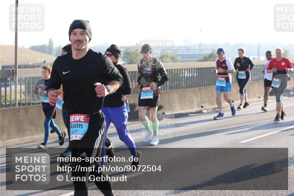 03.10.2025 - Köhlbrandbrückenlauf Lena Gebhardt http://msf.ph/oto/9072504 03.10.2025 09:24:51 Position 1 1877, 2413 meine-sportfotos.de