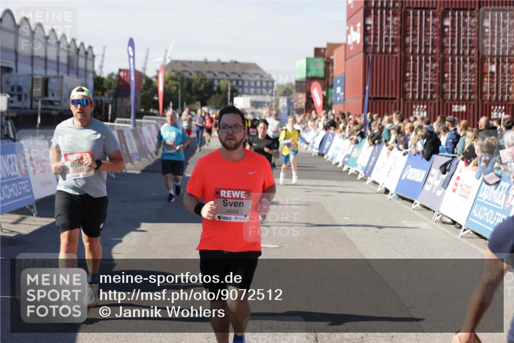 03.10.2025 - Köhlbrandbrückenlauf Jannik Wohlers http://msf.ph/oto/9072512 03.10.2025 13:15:43 Ziel 4210, 4399, 4421, 4577, 4604, 4678, 4704, 4797, 4803, 4871, 4885, 5768, 5800, 5801, 5942, 6112, 6536 meine-sportfotos.de