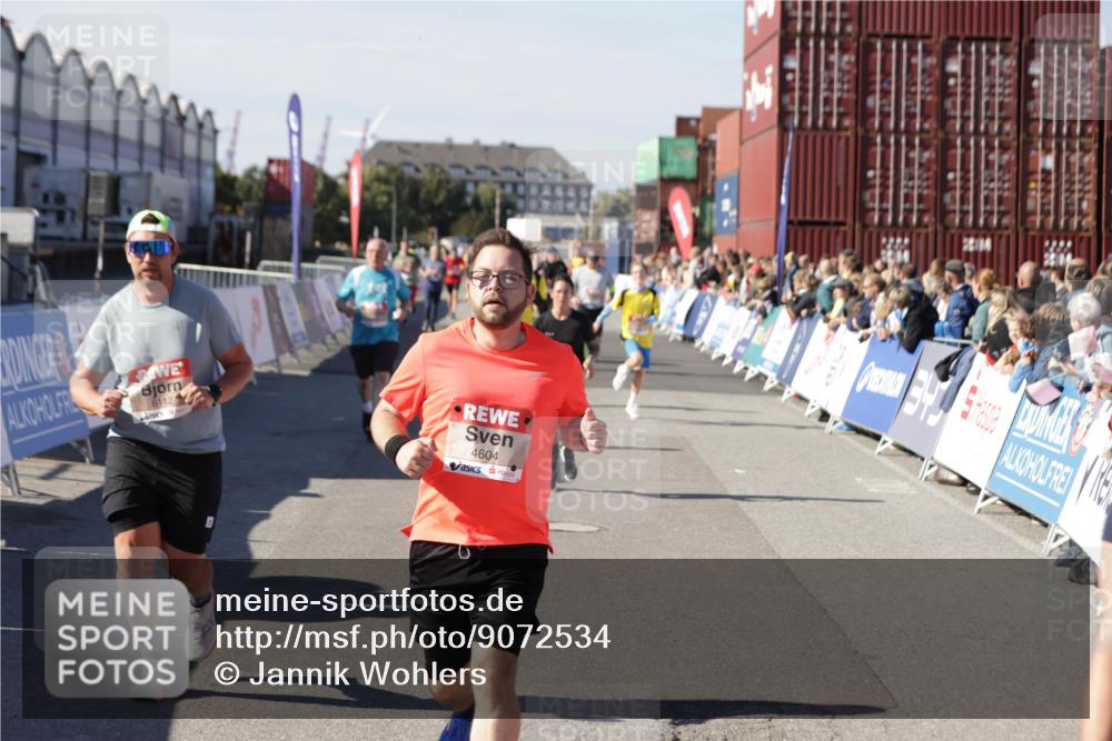 03.10.2025 - Köhlbrandbrückenlauf Jannik Wohlers http://msf.ph/oto/9072534 03.10.2025 13:15:43 Ziel 4210, 4399, 4421, 4577, 4604, 4678, 4704, 4797, 4803, 4871, 4885, 5768, 5800, 5801, 5942, 6112, 6536 meine-sportfotos.de