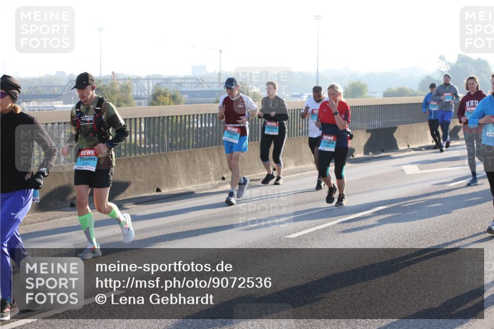03.10.2025 - Köhlbrandbrückenlauf Lena Gebhardt http://msf.ph/oto/9072536 03.10.2025 09:24:51 Position 1 2413 meine-sportfotos.de