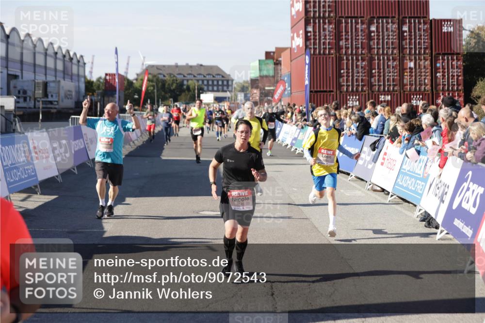 03.10.2025 - Köhlbrandbrückenlauf Jannik Wohlers http://msf.ph/oto/9072543 03.10.2025 13:15:45 Ziel 4210, 4399, 4421, 4577, 4604, 4678, 4704, 4803, 4885, 5768, 5800, 5801, 5942, 6112, 6301, 6445, 6536 meine-sportfotos.de