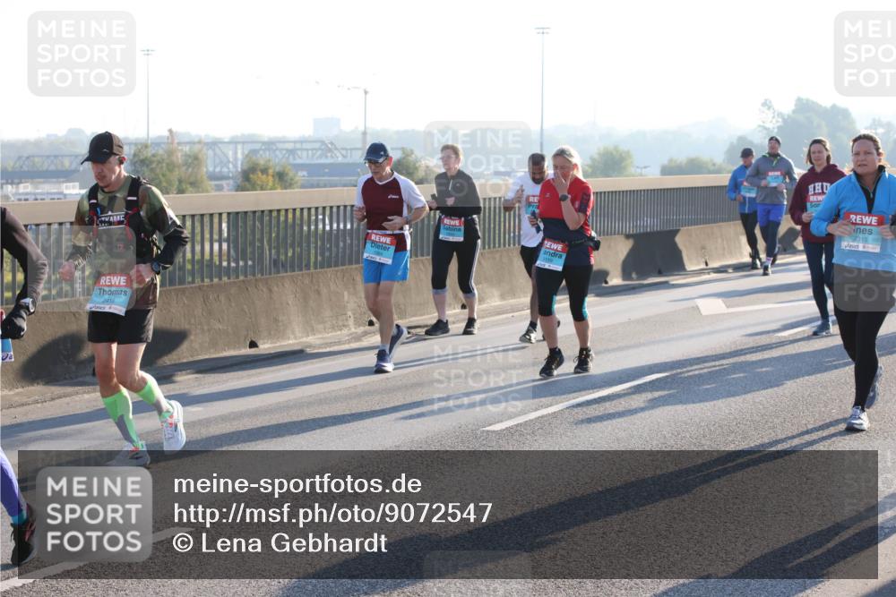 03.10.2025 - Köhlbrandbrückenlauf Lena Gebhardt http://msf.ph/oto/9072547 03.10.2025 09:24:51 Position 1 2413, 2315 meine-sportfotos.de