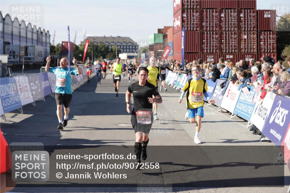 03.10.2025 - Köhlbrandbrückenlauf Jannik Wohlers http://msf.ph/oto/9072558 03.10.2025 13:15:46 Ziel 4210, 4399, 4421, 4577, 4604, 4678, 4704, 4803, 4885, 5768, 5800, 5801, 5879, 5942, 6112, 6301, 6445, 6536 meine-sportfotos.de