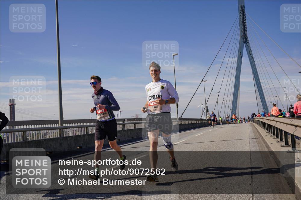 03.10.2025 - Köhlbrandbrückenlauf Michael Burmester http://msf.ph/oto/9072562 03.10.2025 12:37:48 Position 2 4251 meine-sportfotos.de