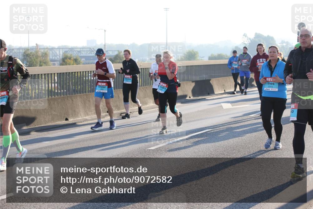 03.10.2025 - Köhlbrandbrückenlauf Lena Gebhardt http://msf.ph/oto/9072582 03.10.2025 09:24:51 Position 1 1984, 3159, 2315 meine-sportfotos.de