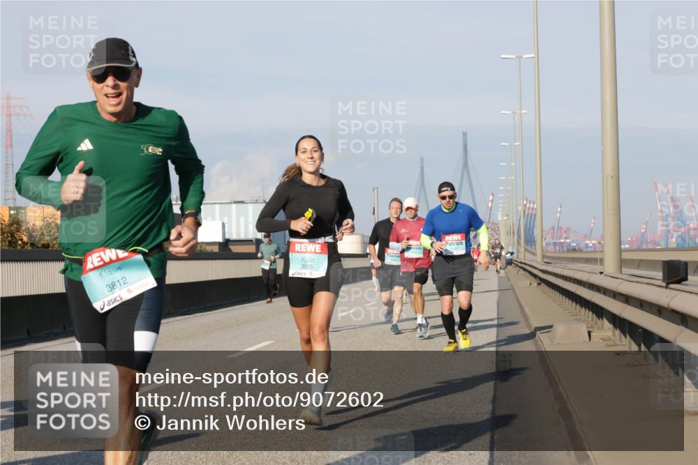 03.10.2025 - Köhlbrandbrückenlauf Jannik Wohlers http://msf.ph/oto/9072602 03.10.2025 09:50:09 Position 3 3812, 3825 meine-sportfotos.de