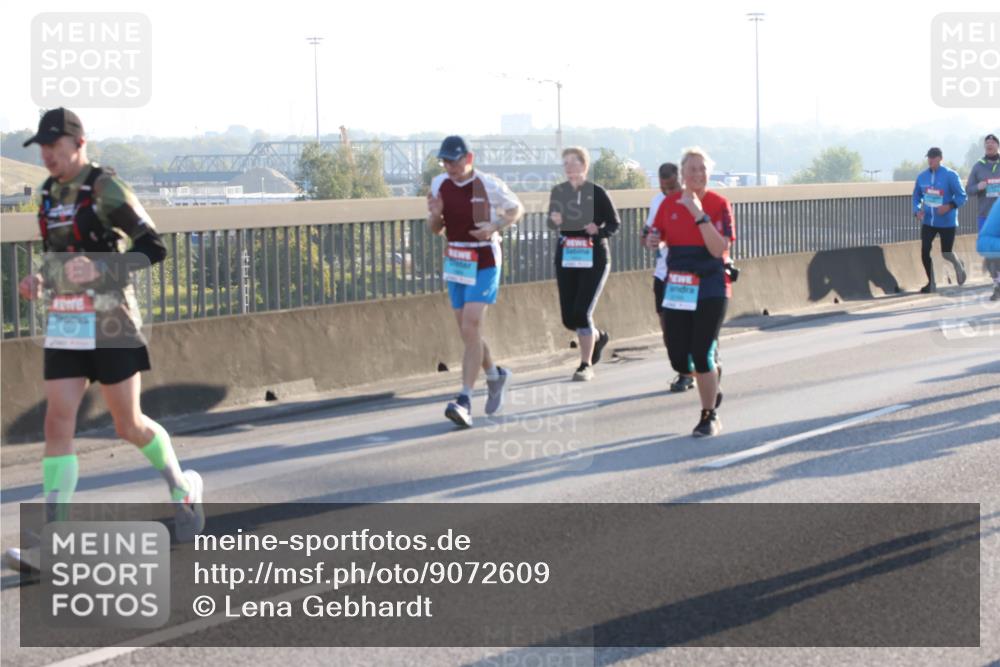 03.10.2025 - Köhlbrandbrückenlauf Lena Gebhardt http://msf.ph/oto/9072609 03.10.2025 09:24:52 Position 1  meine-sportfotos.de