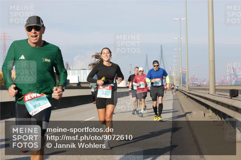 03.10.2025 - Köhlbrandbrückenlauf Jannik Wohlers http://msf.ph/oto/9072610 03.10.2025 09:50:10 Position 3 3812, 3825 meine-sportfotos.de