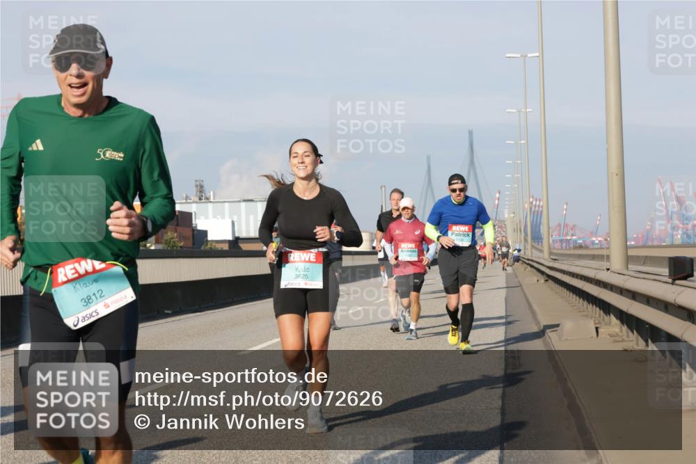 03.10.2025 - Köhlbrandbrückenlauf Jannik Wohlers http://msf.ph/oto/9072626 03.10.2025 09:50:10 Position 3 5, 3812, 3825 meine-sportfotos.de