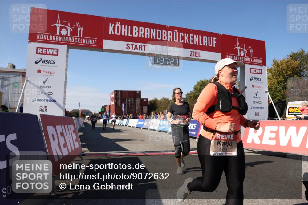 03.10.2025 - Köhlbrandbrückenlauf Lena Gebhardt http://msf.ph/oto/9072632 03.10.2025 13:37:28 Ziel 5190, 5241, 5550, 5551, 5554, 6000, 6133 meine-sportfotos.de