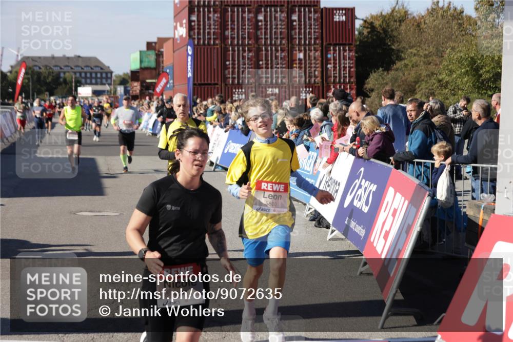 03.10.2025 - Köhlbrandbrückenlauf Jannik Wohlers http://msf.ph/oto/9072635 03.10.2025 13:15:47 Ziel 4210, 4399, 4421, 4604, 4678, 4803, 4885, 5768, 5800, 5801, 5879, 5942, 6112, 6301, 6445, 6536 meine-sportfotos.de