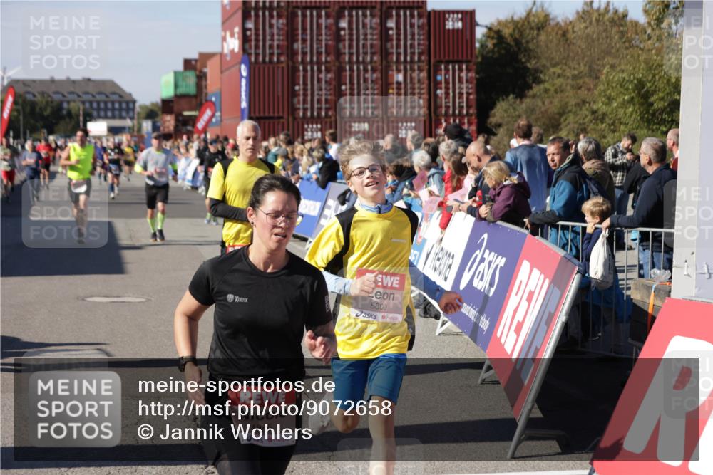 03.10.2025 - Köhlbrandbrückenlauf Jannik Wohlers http://msf.ph/oto/9072658 03.10.2025 13:15:47 Ziel 4210, 4399, 4421, 4604, 4678, 4803, 4885, 5768, 5800, 5801, 5879, 5942, 6112, 6301, 6445, 6536 meine-sportfotos.de