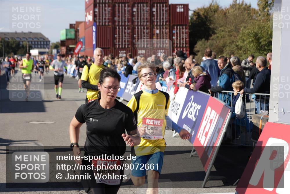 03.10.2025 - Köhlbrandbrückenlauf Jannik Wohlers http://msf.ph/oto/9072661 03.10.2025 13:15:47 Ziel 4210, 4399, 4421, 4604, 4678, 4803, 4885, 5768, 5800, 5801, 5879, 5942, 6112, 6301, 6445, 6536 meine-sportfotos.de