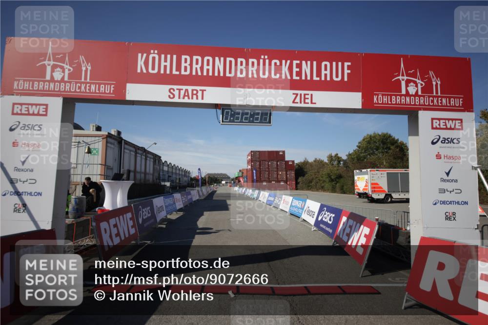 03.10.2025 - Köhlbrandbrückenlauf Jannik Wohlers http://msf.ph/oto/9072666 03.10.2025 12:32:32 Ziel  meine-sportfotos.de