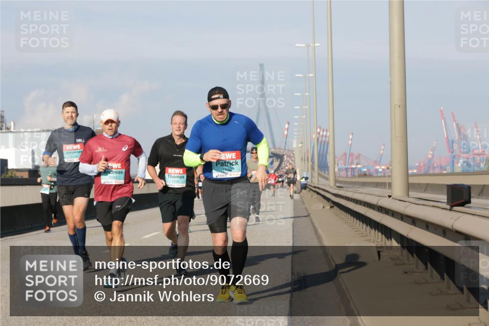 03.10.2025 - Köhlbrandbrückenlauf Jannik Wohlers http://msf.ph/oto/9072669 03.10.2025 09:50:11 Position 3 3138, 1033, 1239, 1132 meine-sportfotos.de