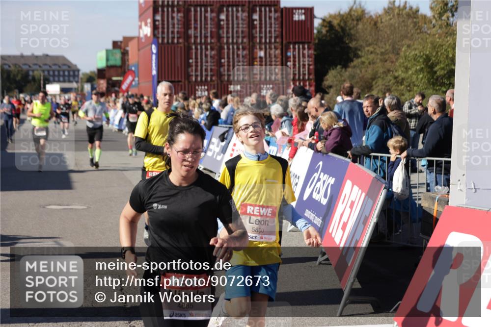 03.10.2025 - Köhlbrandbrückenlauf Jannik Wohlers http://msf.ph/oto/9072673 03.10.2025 13:15:47 Ziel 4210, 4399, 4421, 4604, 4678, 4803, 4885, 5768, 5800, 5801, 5879, 5942, 6112, 6301, 6445, 6536 meine-sportfotos.de