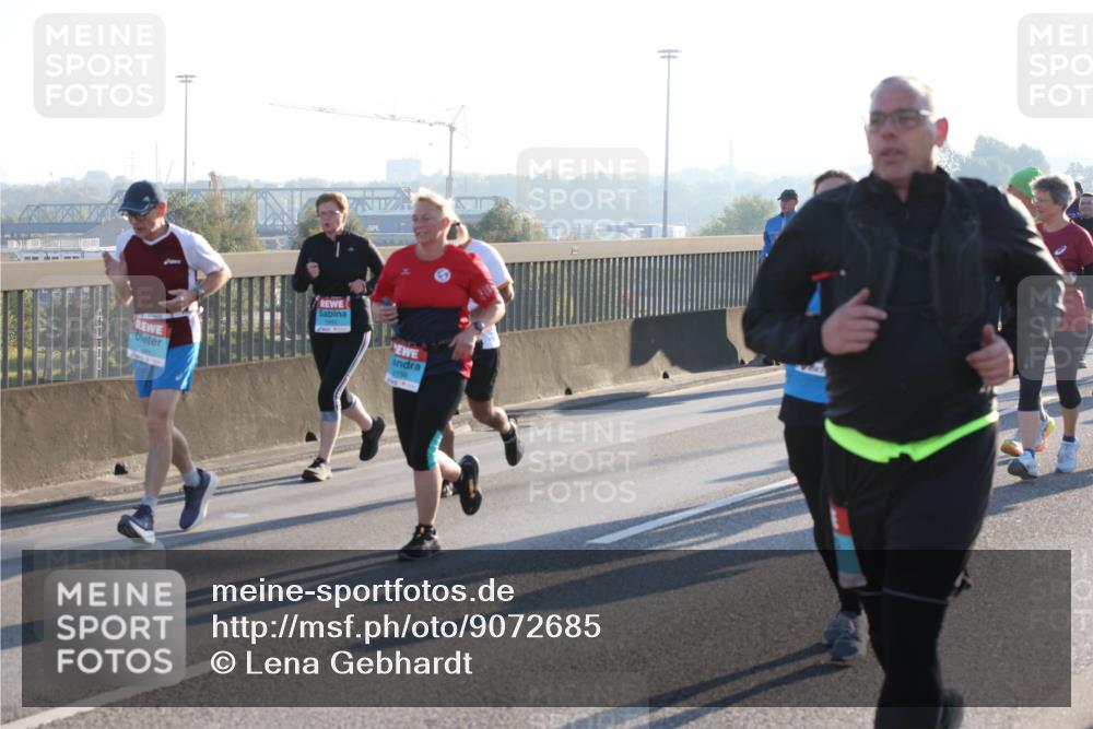 03.10.2025 - Köhlbrandbrückenlauf Lena Gebhardt http://msf.ph/oto/9072685 03.10.2025 09:24:52 Position 1 2150 meine-sportfotos.de
