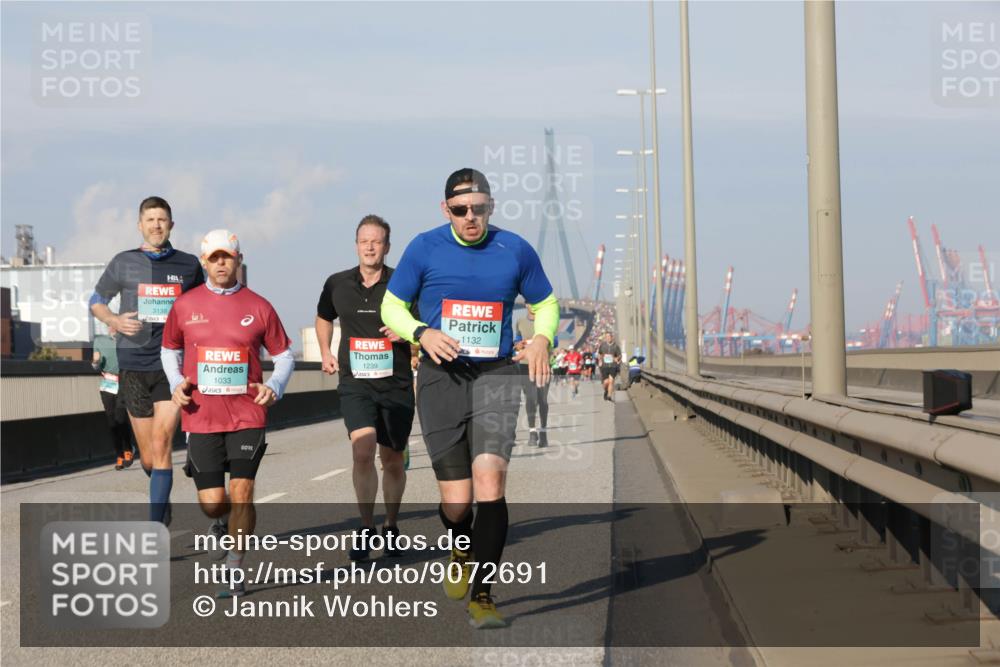 03.10.2025 - Köhlbrandbrückenlauf Jannik Wohlers http://msf.ph/oto/9072691 03.10.2025 09:50:11 Position 3 3138, 1033, 1239, 1132 meine-sportfotos.de