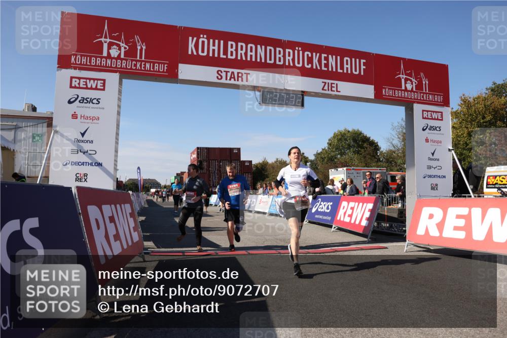 03.10.2025 - Köhlbrandbrückenlauf Lena Gebhardt http://msf.ph/oto/9072707 03.10.2025 13:37:33 Ziel 4611, 4863, 5190, 5241, 5550, 5551, 5554, 5756, 6000, 6133, 6402 meine-sportfotos.de