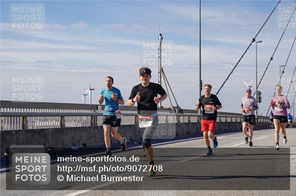 03.10.2025 - Köhlbrandbrückenlauf Michael Burmester http://msf.ph/oto/9072708 03.10.2025 12:38:07 Position 2 8609 meine-sportfotos.de
