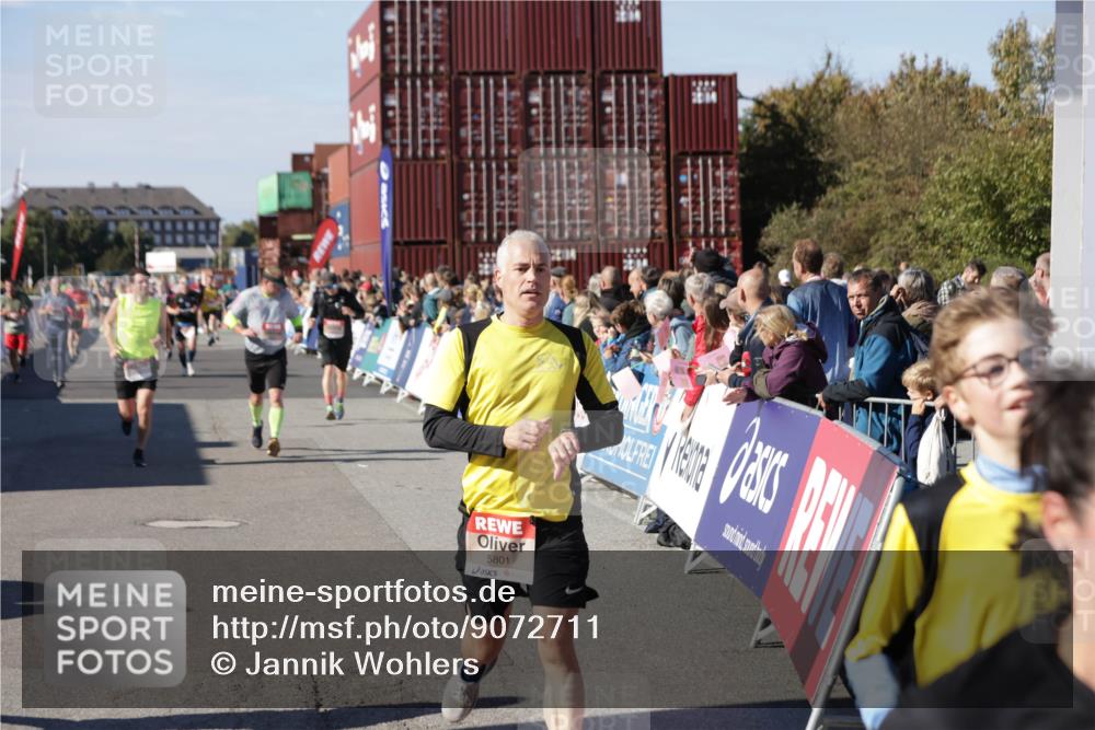 03.10.2025 - Köhlbrandbrückenlauf Jannik Wohlers http://msf.ph/oto/9072711 03.10.2025 13:15:48 Ziel 4210, 4421, 4604, 4677, 4803, 4885, 5768, 5800, 5801, 5879, 5942, 6112, 6301, 6445, 6536 meine-sportfotos.de