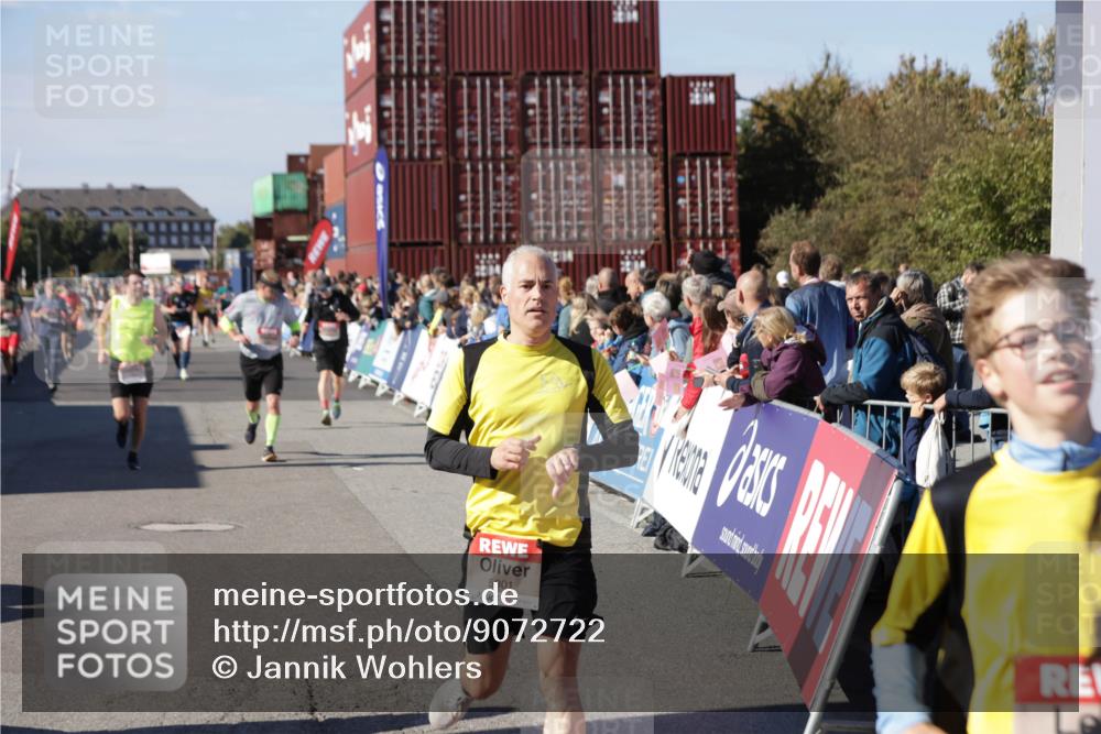 03.10.2025 - Köhlbrandbrückenlauf Jannik Wohlers http://msf.ph/oto/9072722 03.10.2025 13:15:48 Ziel 4210, 4421, 4604, 4677, 4803, 4885, 5768, 5800, 5801, 5879, 5942, 6112, 6301, 6445, 6536 meine-sportfotos.de