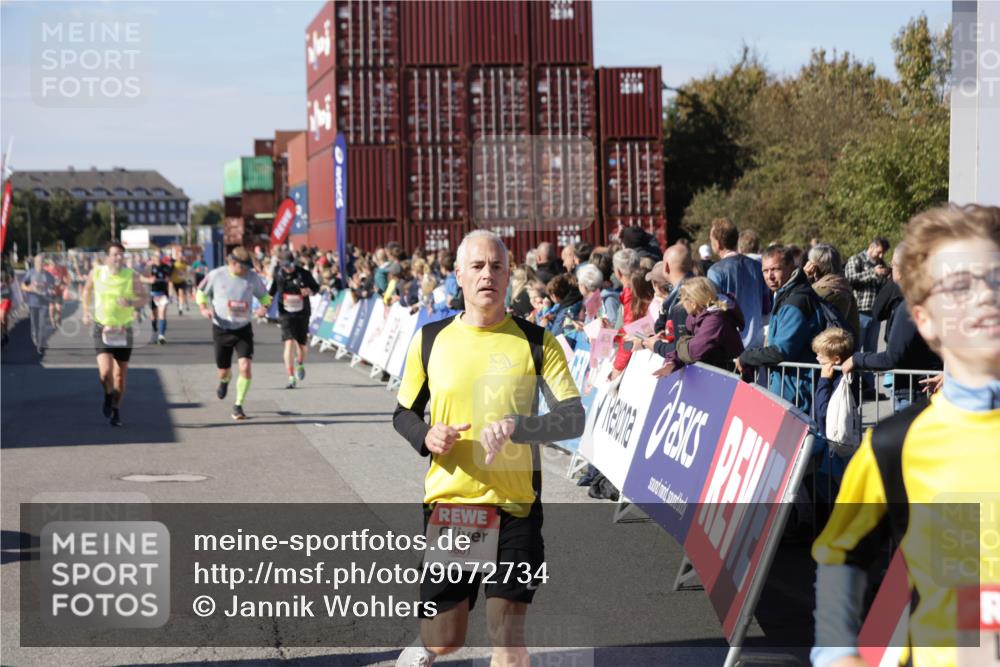 03.10.2025 - Köhlbrandbrückenlauf Jannik Wohlers http://msf.ph/oto/9072734 03.10.2025 13:15:48 Ziel 4210, 4421, 4604, 4677, 4803, 4885, 5768, 5800, 5801, 5879, 5942, 6112, 6301, 6445, 6536 meine-sportfotos.de