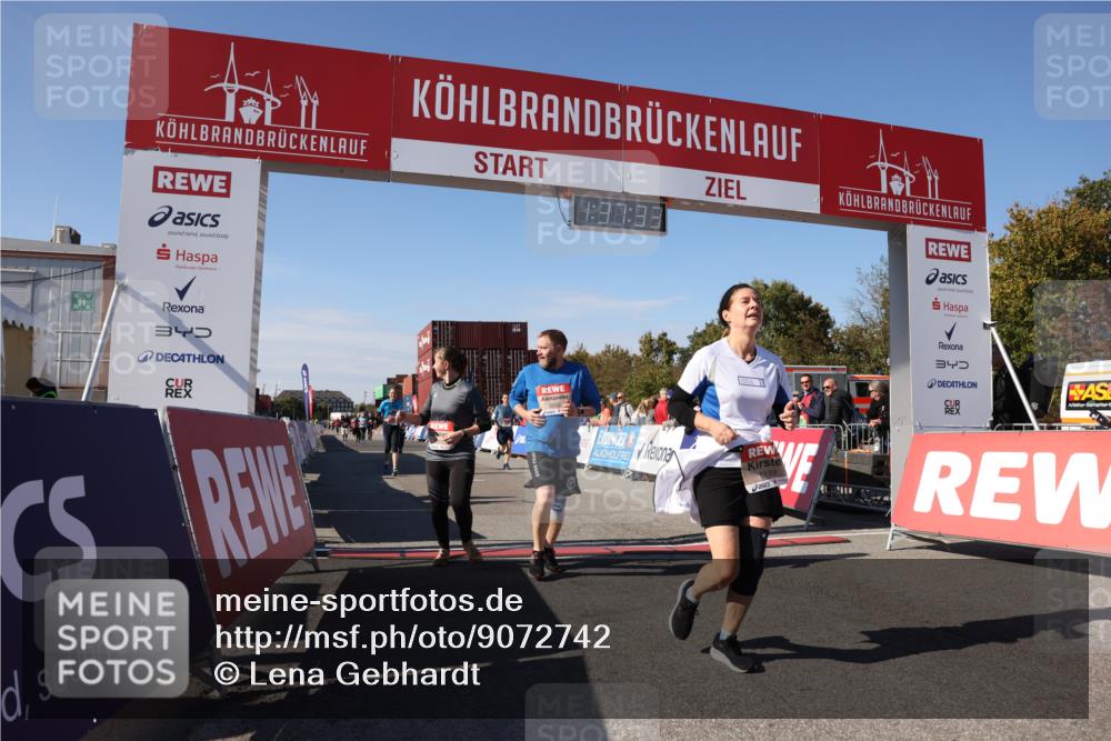 03.10.2025 - Köhlbrandbrückenlauf Lena Gebhardt http://msf.ph/oto/9072742 03.10.2025 13:37:33 Ziel 4611, 4863, 5190, 5241, 5550, 5551, 5554, 5756, 6000, 6133, 6402 meine-sportfotos.de